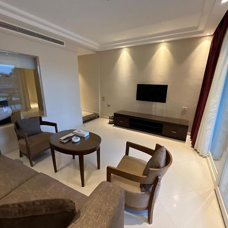 Grand Ocean El Sokhna Hotel Ain Sukhna Exterior foto A living room in a suite at the Ritz-Carlton, DIFC, Dubai