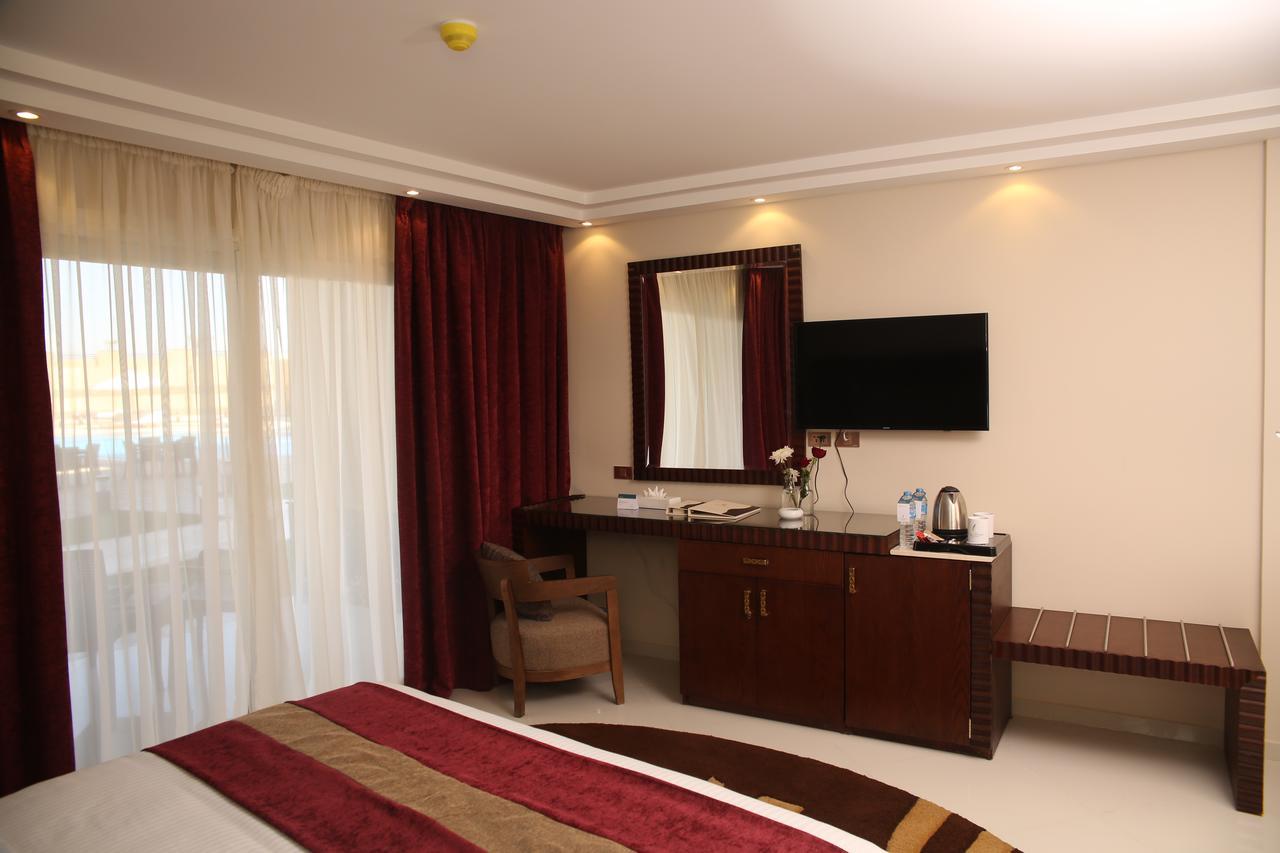 Grand Ocean El Sokhna Hotel Ain Sukhna Exterior foto A room at the hotel