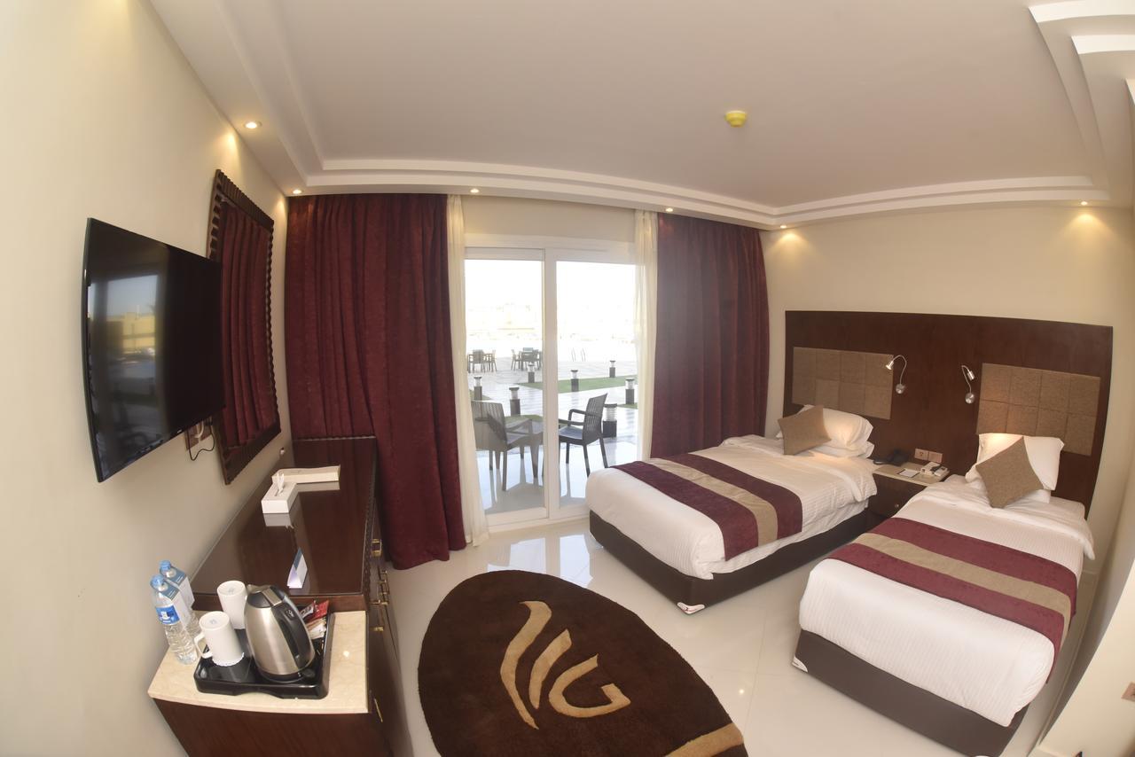 Grand Ocean El Sokhna Hotel Ain Sukhna Exterior foto A room at the hotel